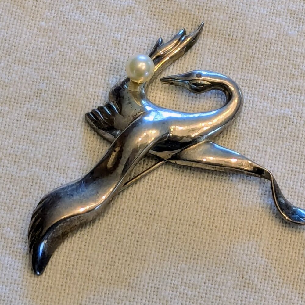 Vintage Silver Modernist Bird Swan Pin Iridescent Faux Pearl Jelly Belly Brooch